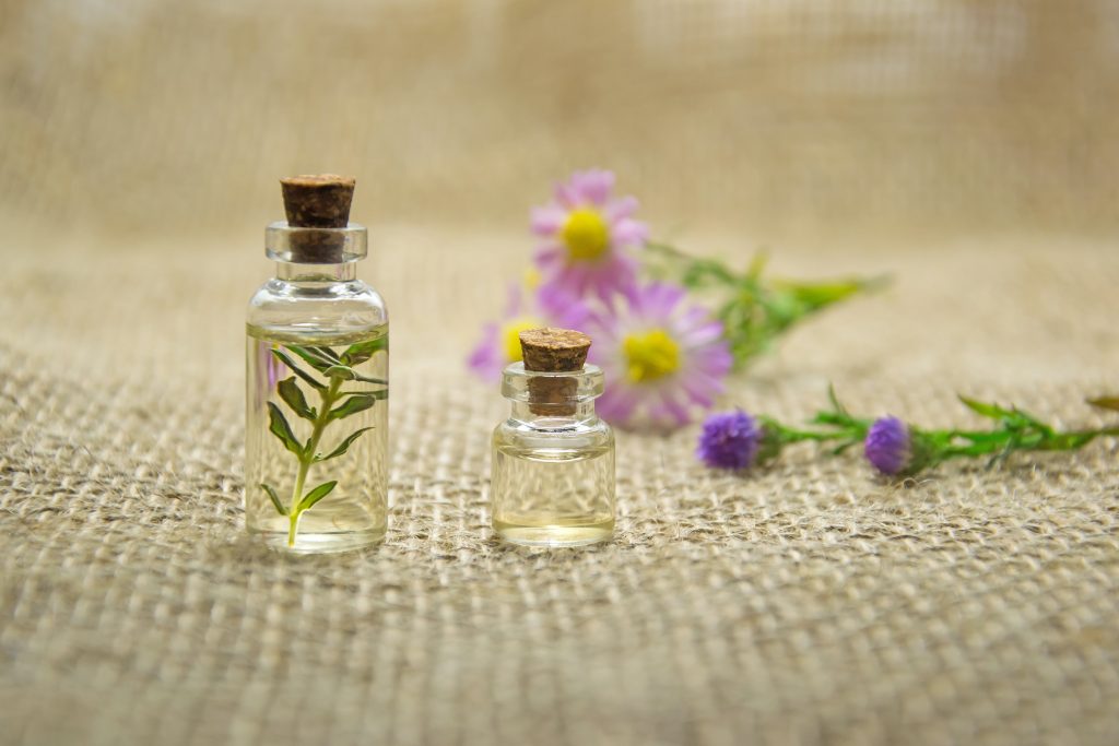 Using Essential Oils to Lift Your Mood