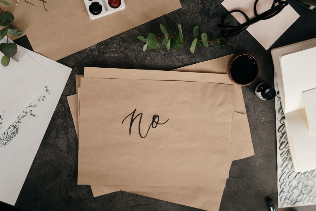 word-on-card-no-how-to-say-no-expat-nest